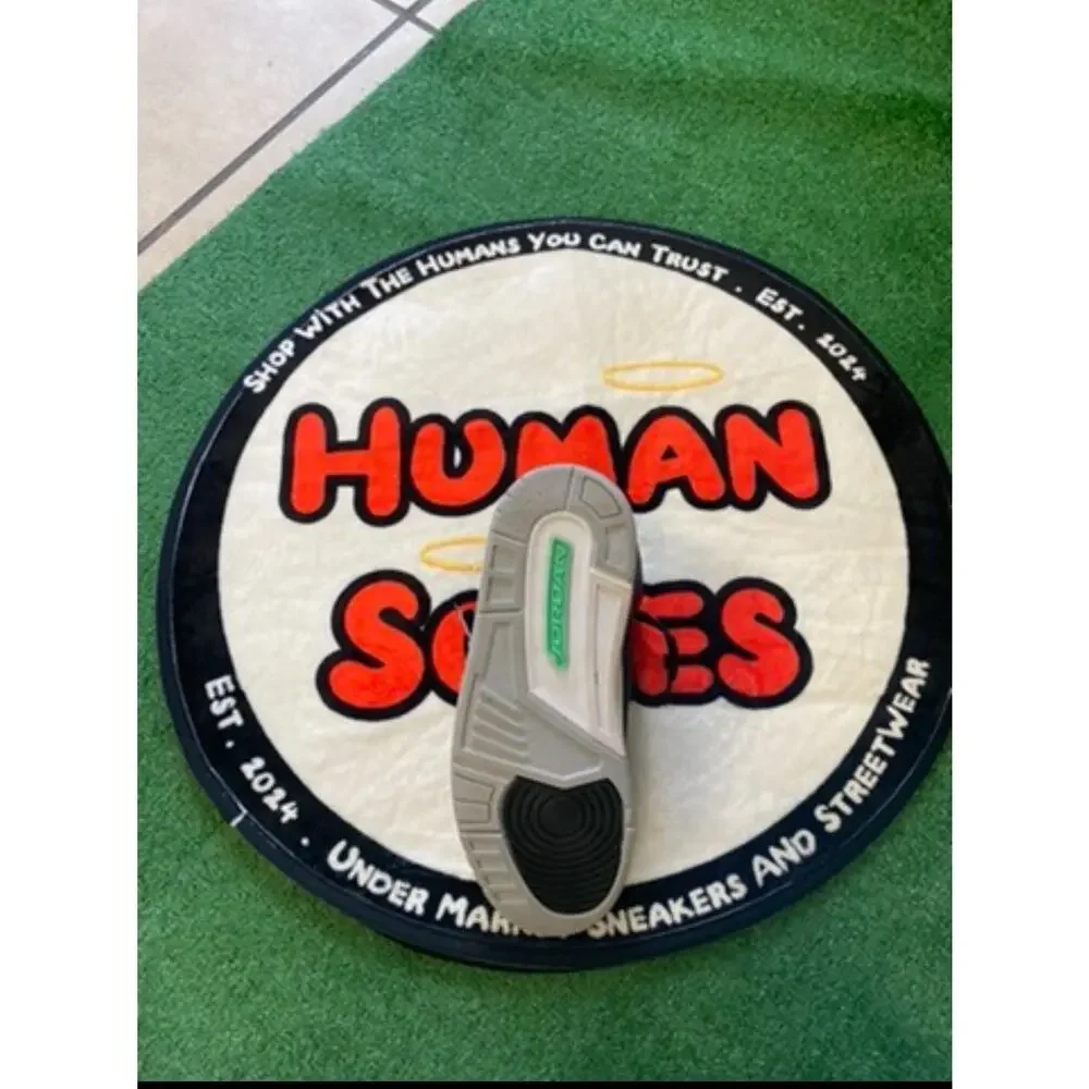 Jordan 3 ‘Green Glow’|Size 10M - Picture 5 of 5